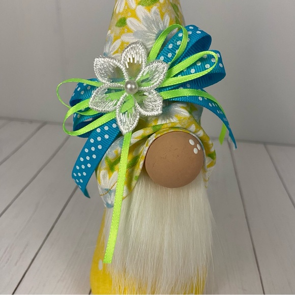 SOLD 🚫 Spring Summer Gnome Daisy Print Yellow Polka Dot Multicolor Bow - Picture 4 of 11